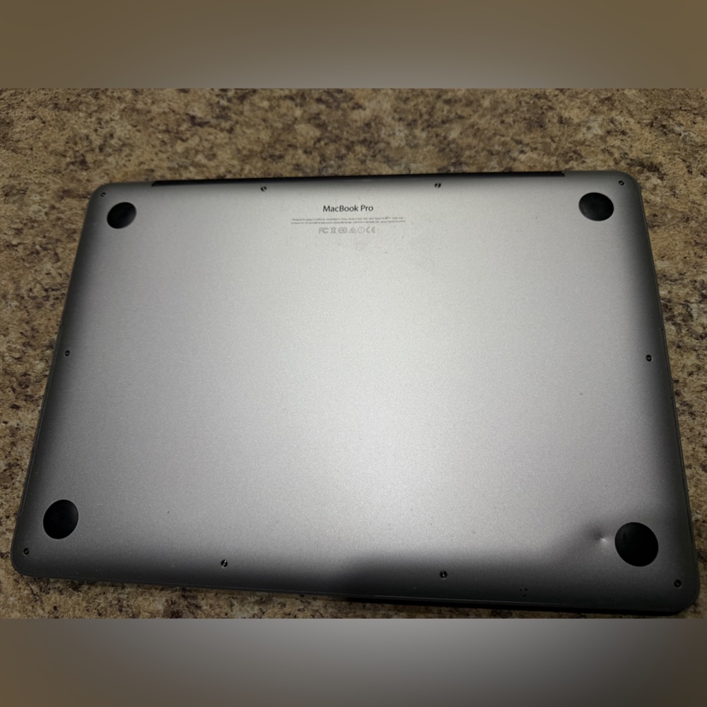 MacBook Pro A1502 - Picture 4 of 9